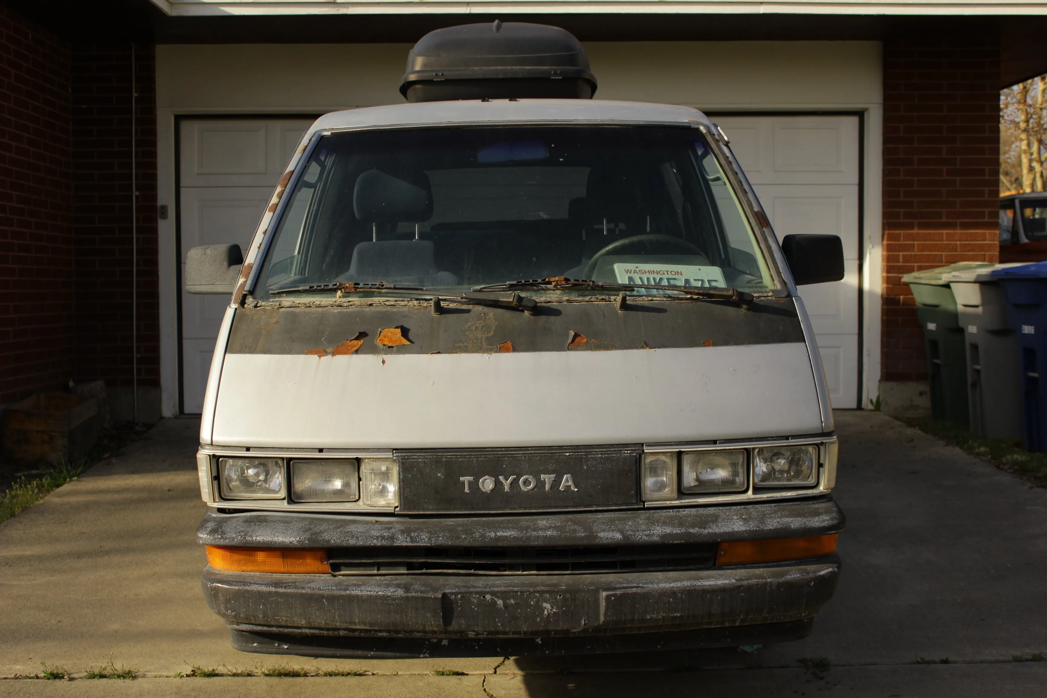 Vintage 1989 Toyota Van Wagon Camper - 2WD Space Cruiser with Cassette and Thule Storage