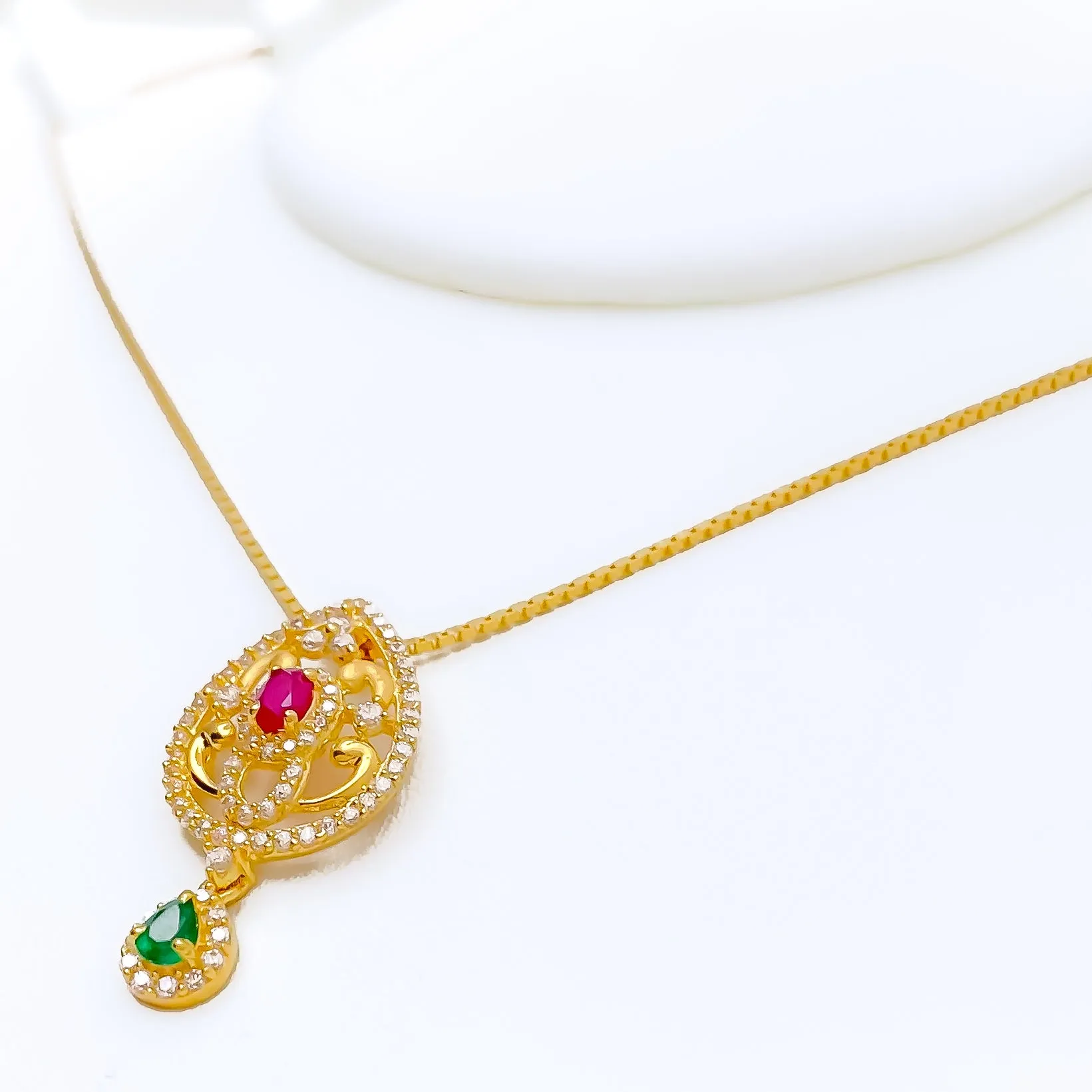 Attractive Flower Drop CZ 22k Gold Necklace