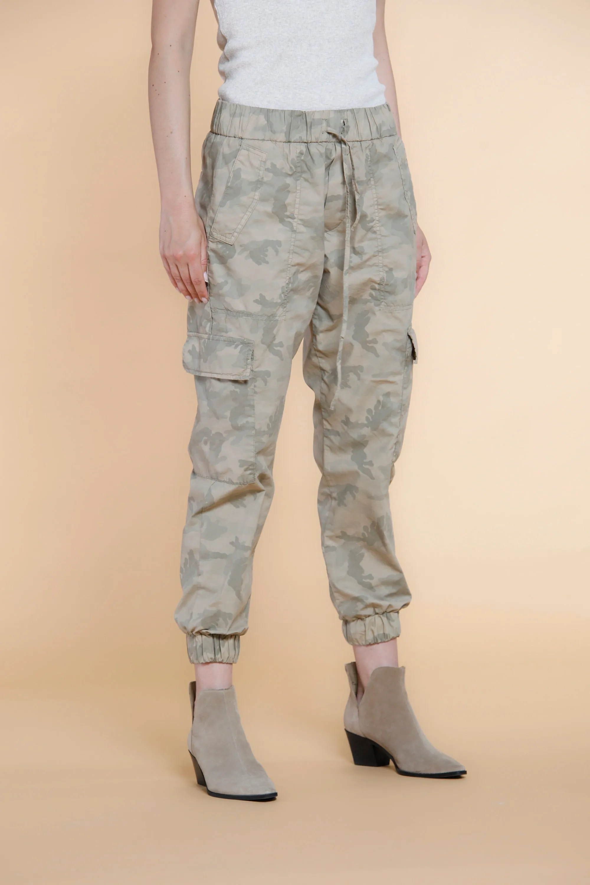 Cargo Jogger pantalone cargo donna in tencel camouflage relaxed