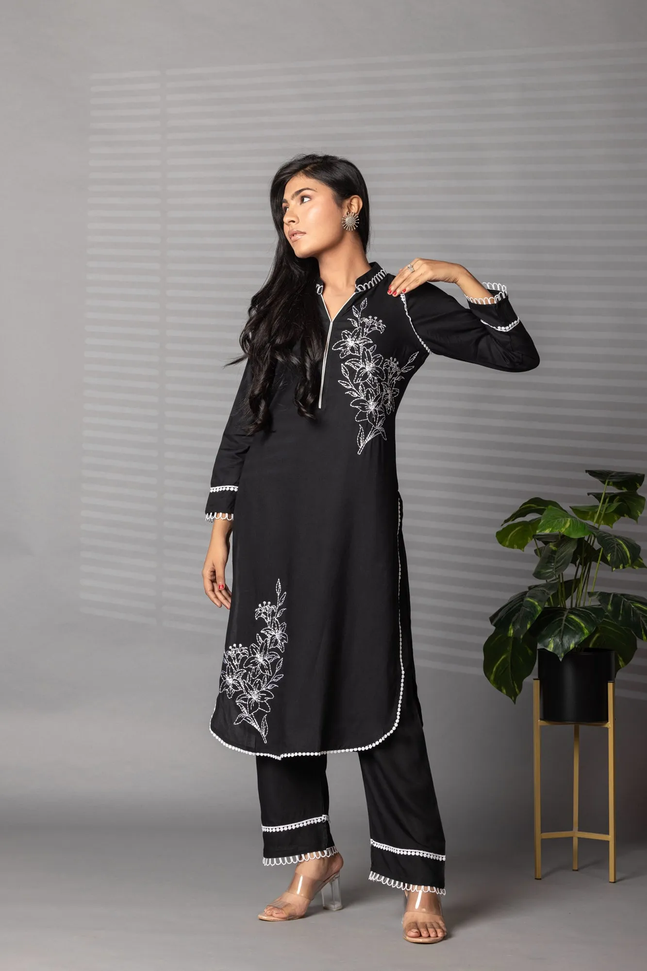 Cotton Kurta with Thread work.