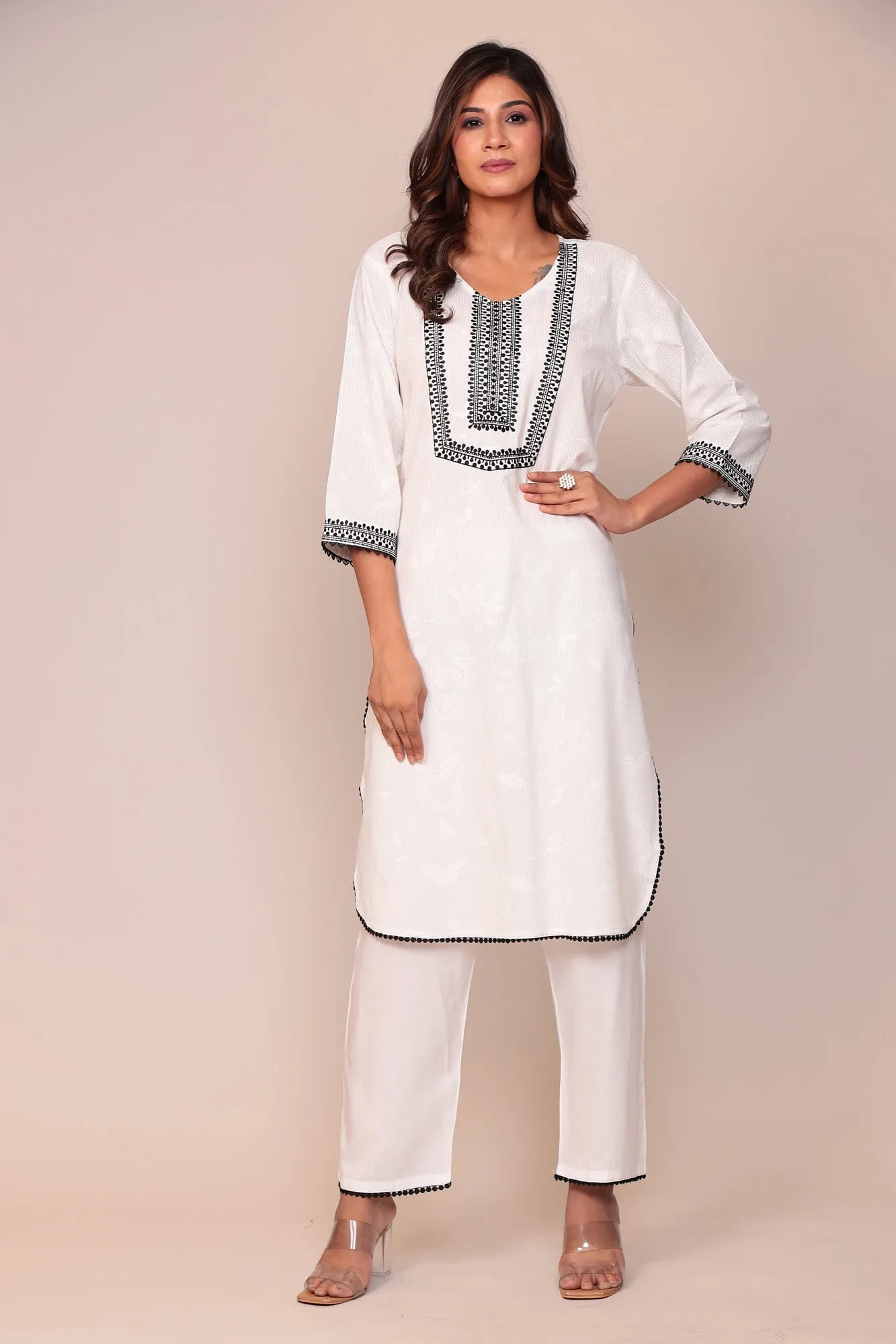 Cotton Kurta with Thread work.