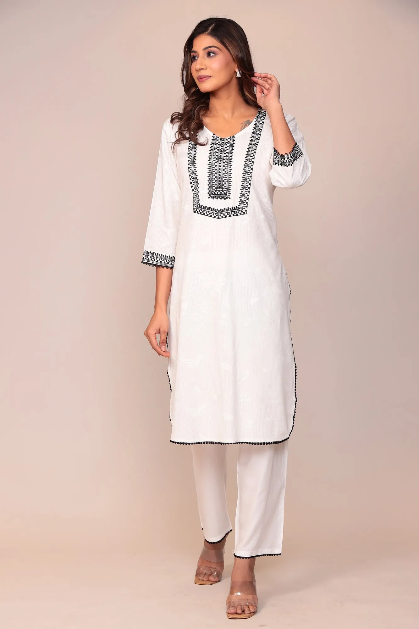 Cotton Kurta with Thread work.