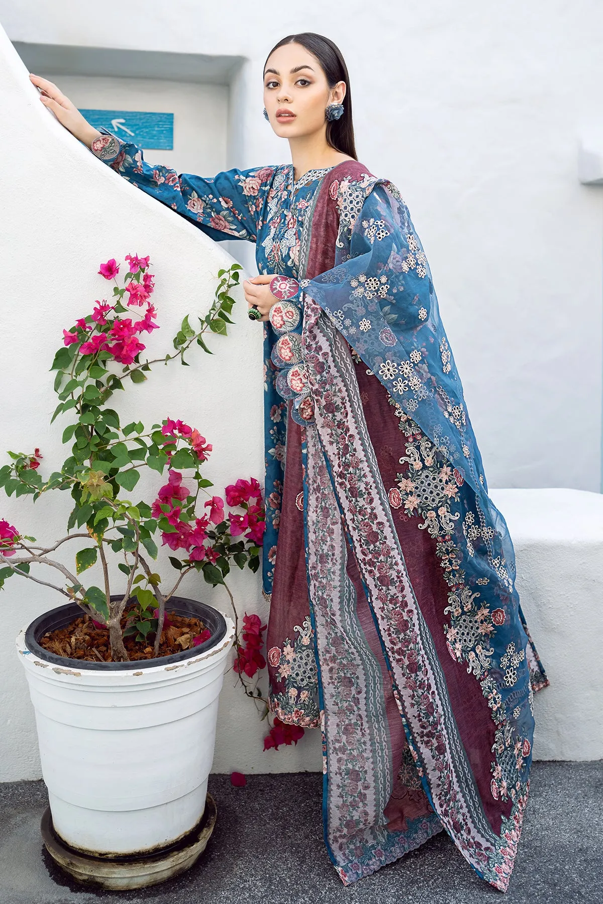 EMBROIDERED PRINTED LAWN UF-554