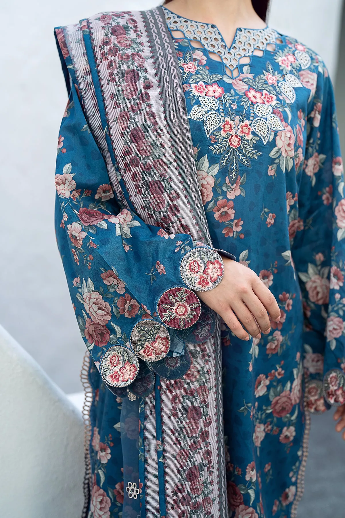 EMBROIDERED PRINTED LAWN UF-554