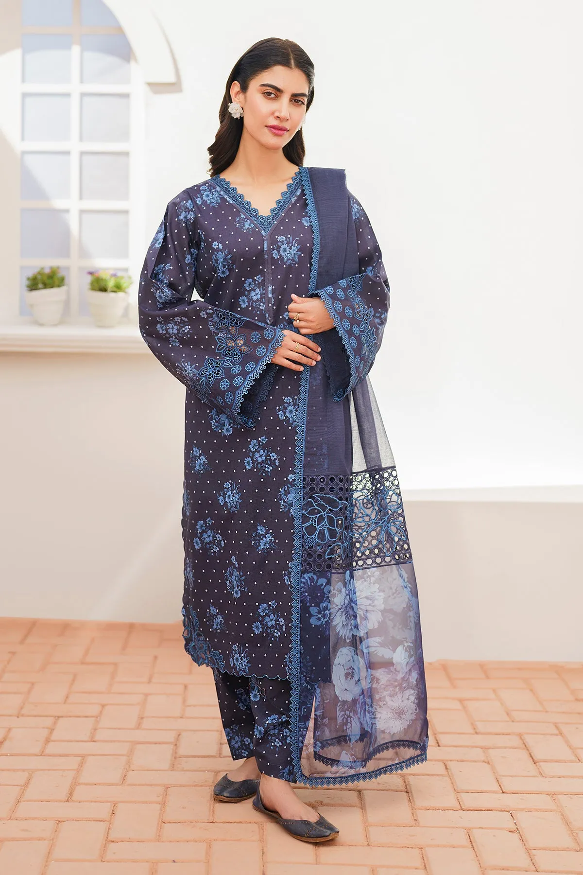 EMBROIDERED PRINTED LAWN UF-629