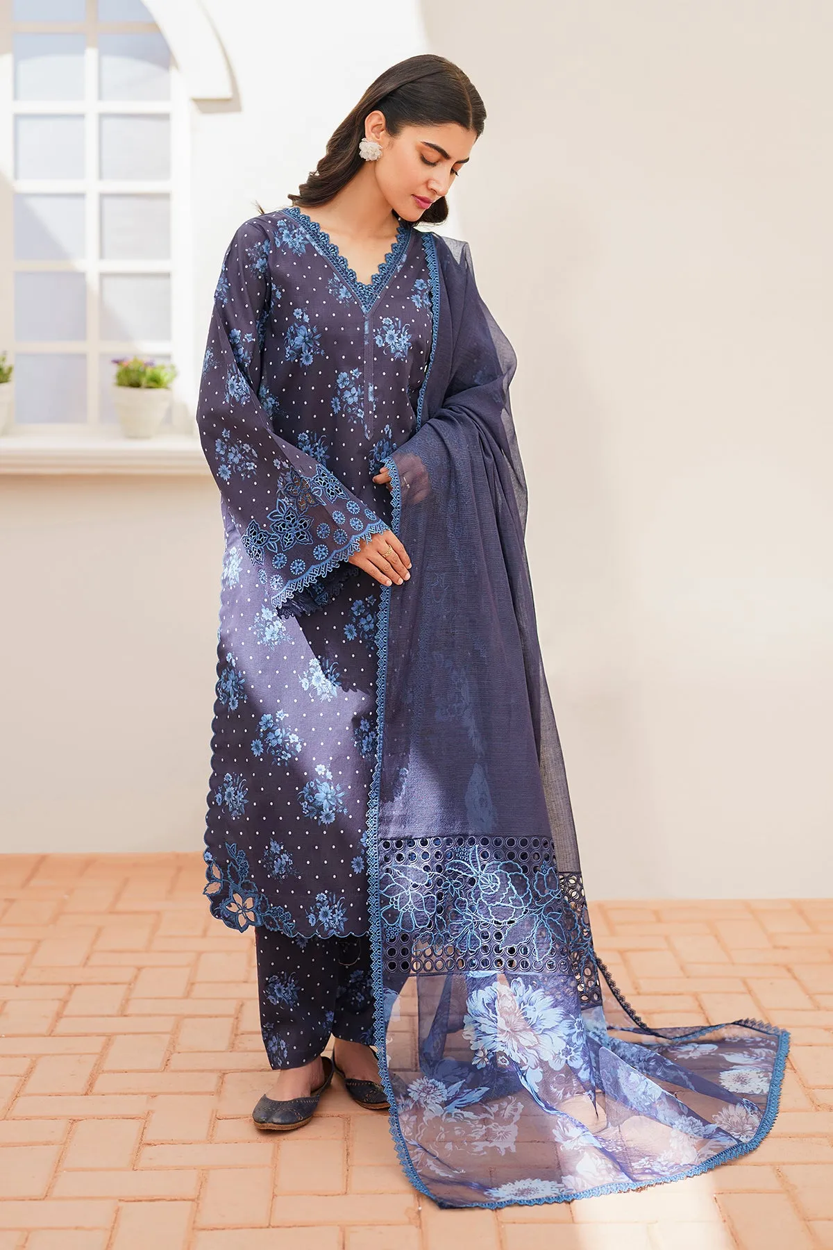 EMBROIDERED PRINTED LAWN UF-629