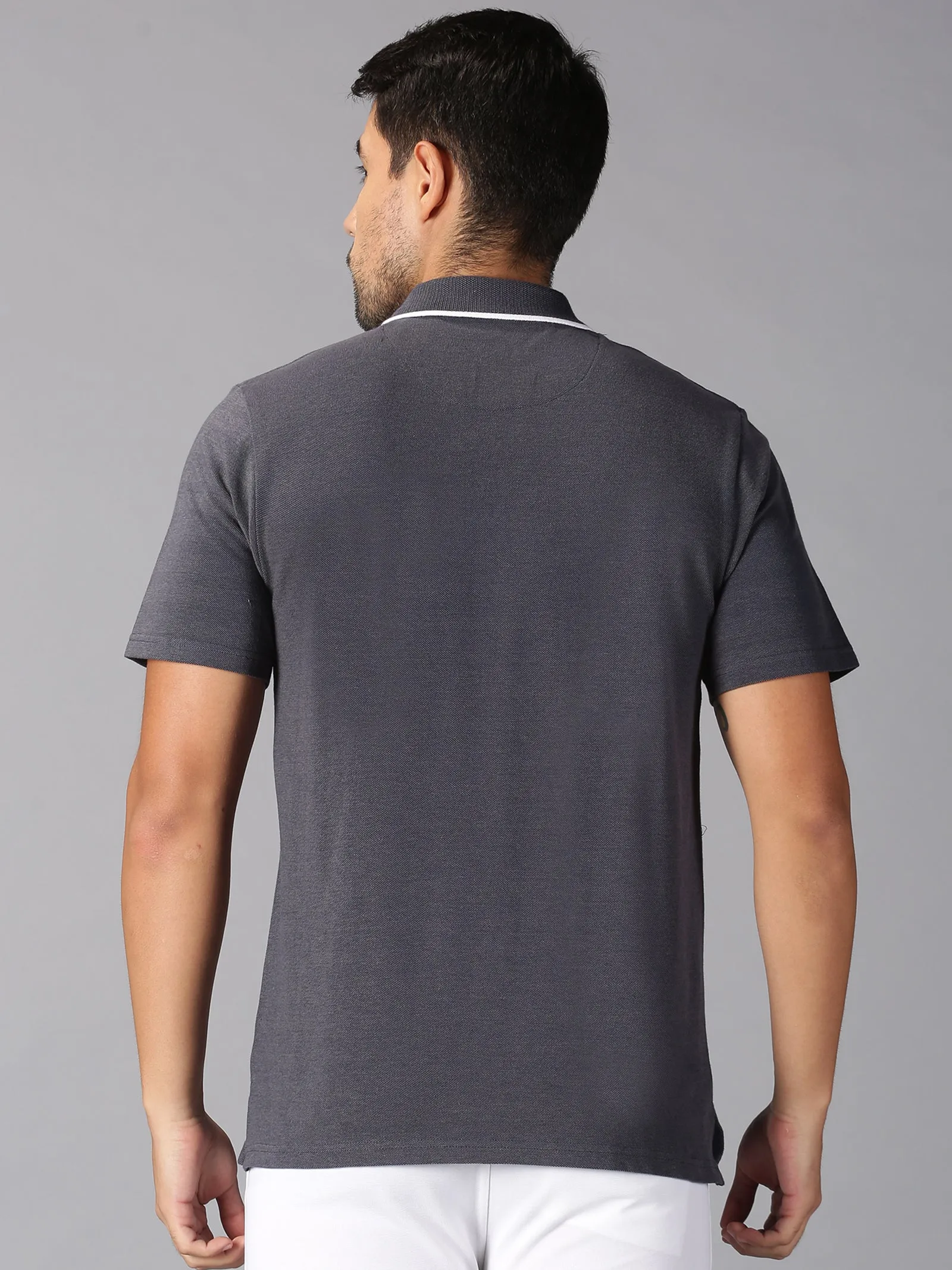 MEN'S DARK GREY SOLID SLIM FIT T.SHIRT