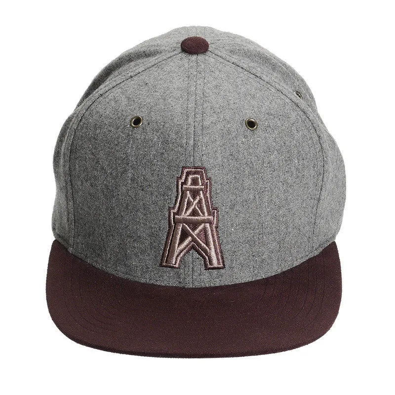 Mitchell & Ness NFL Houston Oilers Winter Suede Strapback