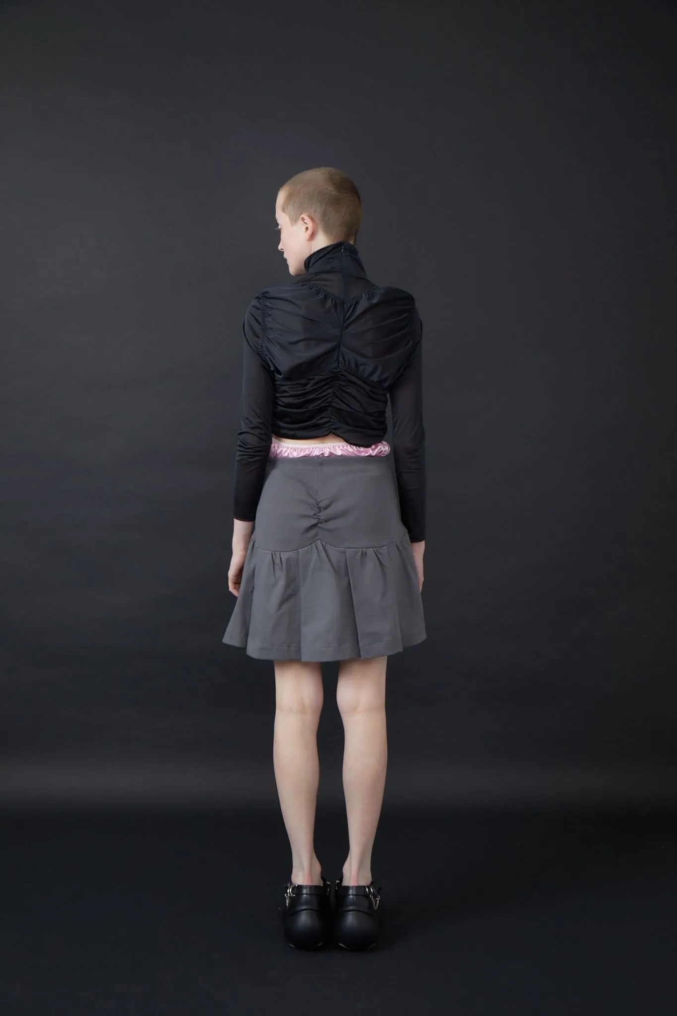 Peaches Mini Skirt / Gray