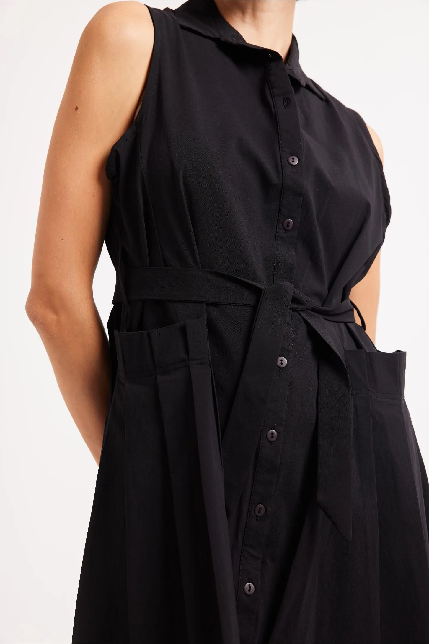 SLEEVELESS SHIRT DRESS - BLACK